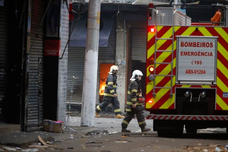Paulo Pinto/Agência Brasil São Paulo (SP), 30/10/2024 - Incêndio de grandes proporções atingiu Shopping Center na região do Brás em São Paulo. Foto: Paulo Pinto/Agência Brasil