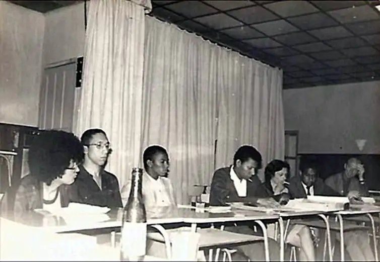 Instituto Oliveira Silveira/Div O poeta Oliveira Silveira foi um dos pensadores e era fichado pela ditadura - Grupo Palmares, 20 de novembro de 1971. Foto: Instituto Oliveira Silveira/Divulgação