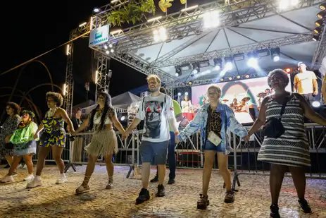 Belém (PA) 13/12/2024 - Show da cantora de música indígena Dijuena Tikuna no Festival Psica 2024, na Cidade Velha. Foto: Fernando Frazão/Agência Brasil
