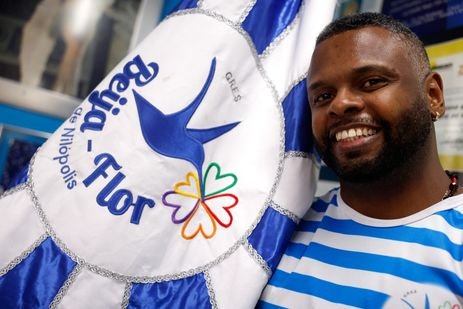 Tânia Rêgo/Agência Brasil Rio de Janeiro (RJ), 07/02/2025 - João Vitor Araújo, carnavalesco da Beija-Flor de Nilópolis, no barracão da escola, na Cidade do Samba, zona portuária. Foto: Tânia Rêgo/Agência Brasil