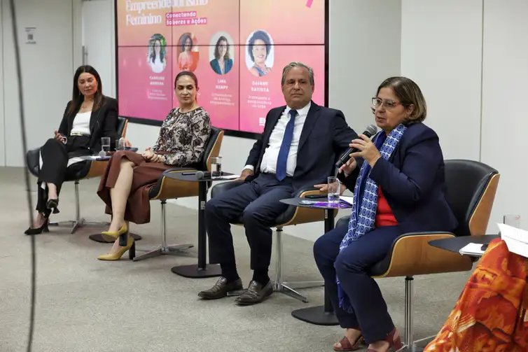 Antônio Cruz/Agência Brasil Brasília (DF), 18/03/2025 - Ministra das Mulheres, Cida Gonçalves, participa do painel
