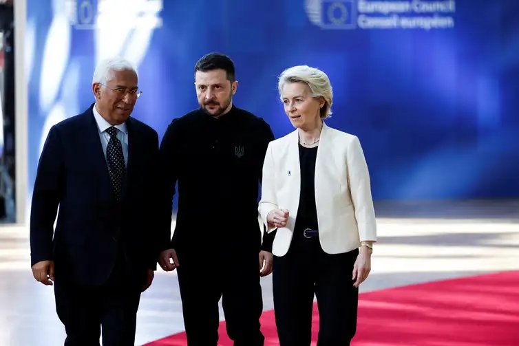 Presidente da Ucrânia, Volodymyr Zelenskiy, ao lado do presidente do Conselho Europeu, António Costa, e da presidente da Comissão Europeia, Ursula von der Leyen, em Bruxelas
06/03/2025 REUTERS/Stephanie Lecocq