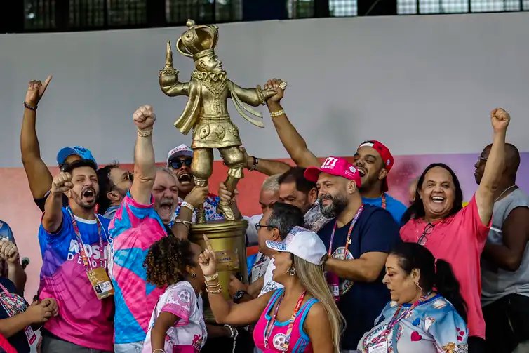 São Paulo (SP), 04/03/2025 - Carnaval 2025 - Rosas de Ouro campeã do Grupo Especial no Sambódromo do Anhembi.

Foto Paulo Pinto/Agencia Brasil
