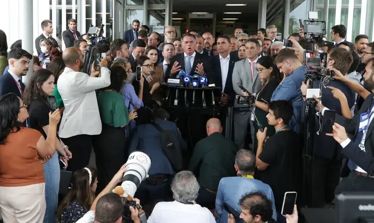 Lula Marques/Agência Brasil Brasília (DF), 26/03/2025 - Ex-presidente Jair Bolsonaro durante declaração a imprensa após virar Réu no STF. Foto: Lula Marques/Agência Brasil