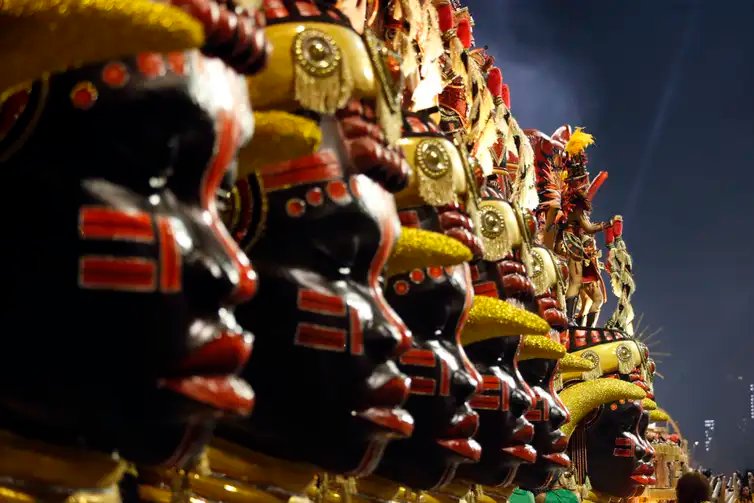 Paulo Pinto/Agência Brasil São Paulo (SP), 08/03/2025 - Carnaval 2025 - Sambódromo do Anhembi, desfile das Campeãs do carnaval de São Paulo. Escola de Samba Tom Maior. Foto: Paulo Pinto/Agência Brasil
