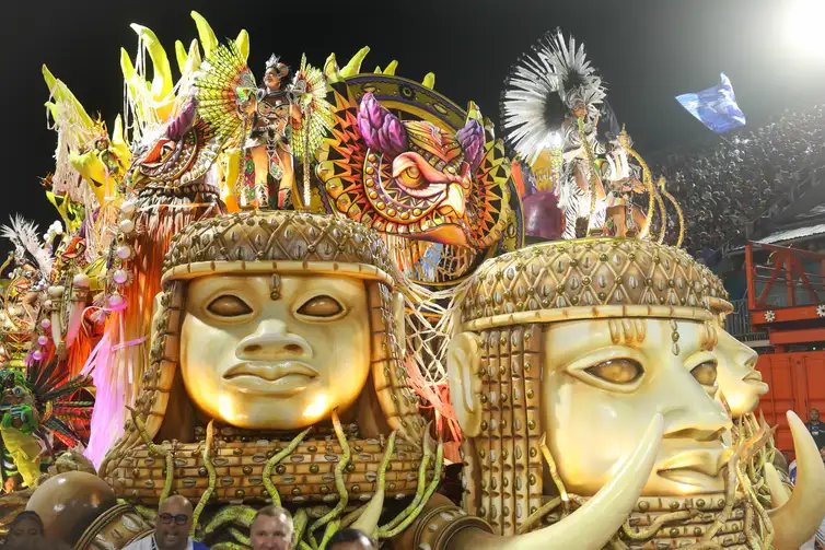 Tomaz Silva/Agência Brasil Rio de Janeiro (RJ), 03/03/2025 – Beija-Flor de Nilópolis desfila no segundo dia de carnaval do grupo Especial na Marquês de Sapucaí, na região central do Rio de Janeiro. Foto: Tomaz Silva/Agência Brasil