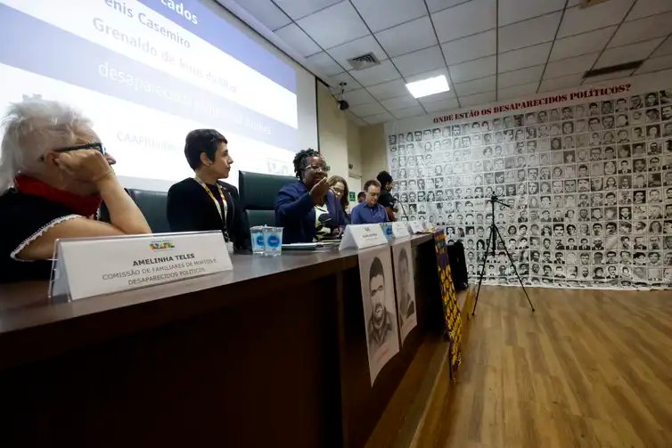São Paulo (SP), 16/04/2025 - Ministra dos Direitos Humanos e da Cidadania Macaé Evaristo durante coletiva de imprensa na UNIFESP para apresentar identificação de duas ossadas de desaparecidos políticos (Denis Casemiro e Grenaldo de Jesus Silva). Foto: Paulo Pinto/Agência Brasil