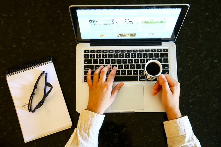 Marcelo Camargo/Agência Brasil Teletrabalho, home office ou trabalho remoto.