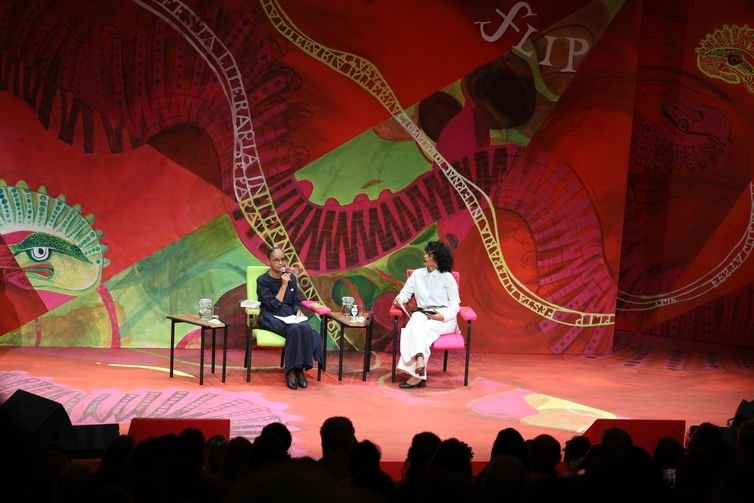 Paraty (RJ), 01/08/2025 - A ministra do Meio Ambiente e Mudança do Clima, Marina Silva, participa da 23ª Festa Literária Internacional de Paraty, no Auditório Matriz. Foto: Rovena Rosa/Agência Brasil