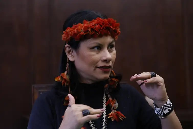 Rio de Janeiro (RJ), 13/08/2025 – Entrevista com a escritora e ativista indígena Márcia Wayna Kambeba, que participa do Clube de Leitura do CCBB. Foto: Fernando Frazão/Agência Brasil