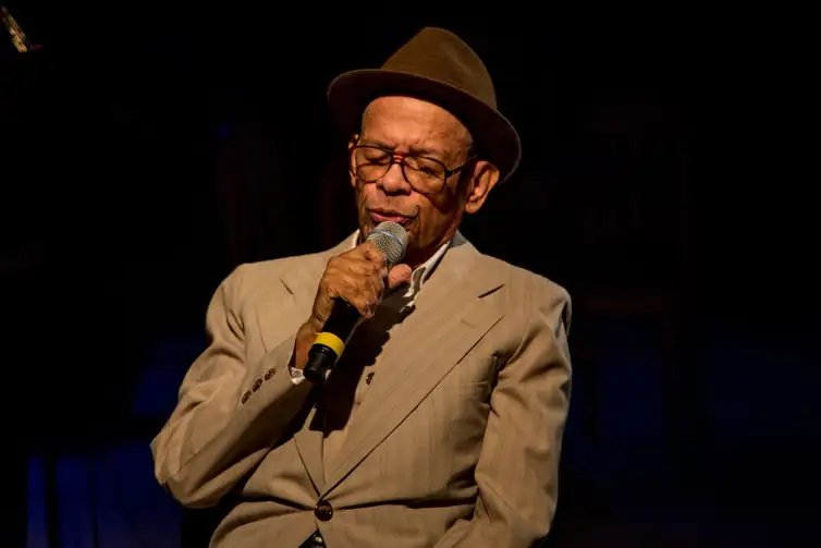 Rio de Janeiro (RJ) 01/08/2025 - Elton Medeiros é homenageado no Samba na Gamboa, da TV Brasil. Foto: TV Brasil