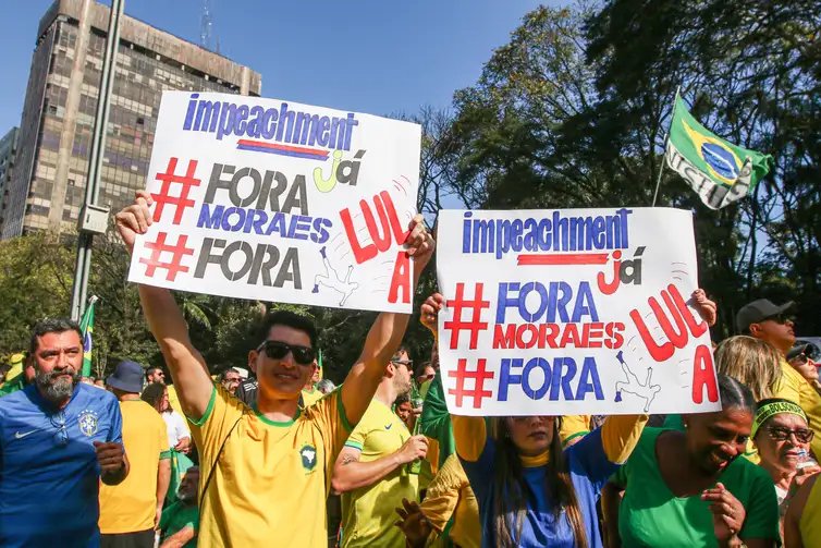 São Paulo (SP), 03/08/2025 - Apoiadores do ex-presidente Jair Bolsonaro realizaram manifestação na avenida Paulista e em diversas cidades do país. Os atos foram convocados por aliados de Bolsonaro.
Foto: Cadu Pinotti/Agência Brasil