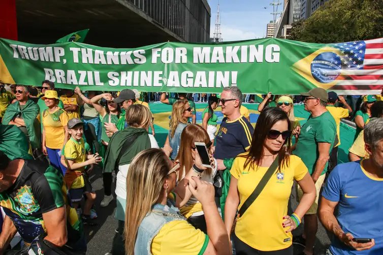 São Paulo (SP), 03/08/2025 - Apoiadores do ex-presidente Jair Bolsonaro realizaram manifestação na avenida Paulista e em diversas cidades do país. Os atos foram convocados por aliados de Bolsonaro.
Foto: Cadu Pinotti/Agência Brasil