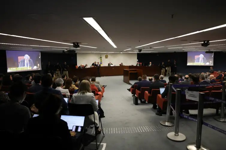 Brasília (DF) 10/09/2025 - A Primeira Turma do Supremo Tribunal Federal (STF) realiza o quarto dia de julgamento dos réus do Núcleo 1 da trama golpista, formado pelo ex-presidente Jair Bolsonaro e mais sete aliados.  Foto: Fabio Rodrigues-Pozzebom/ Agência Brasil