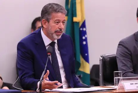 Lula Marques/Agência Brasil Brasília (DF), 16/07/2025 - A comissão especial da Câmara dos Deputados criada para analisar o projeto que altera a legislação do Imposto de Renda (PL 1087/25), durante reunião que votou o parecer do relator, deputado Arthur Lira (PP-AL). Foto: Lula Marques/Agência Brasil
