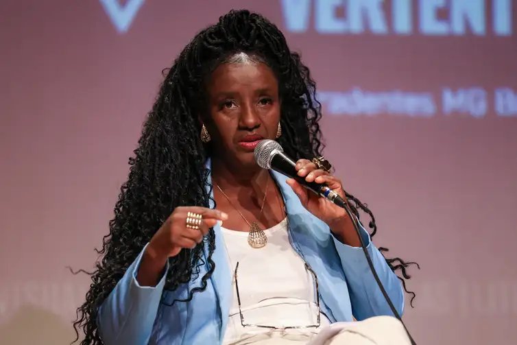 Tiradentes (MG), 12/09/2025 – A deputada estadual de Minas Gerais, Andréia de Jesus durante debate sobre políticas públicas e justiça social no Festival Artes Vertentes, no Centro Cultural Yves Alves, no centro de Tiradentes (MG). Foto: Tomaz Silva/Agência Brasil