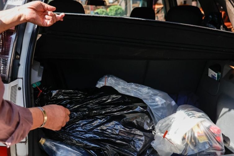 Força-tarefa de SP apreende 117 garrafas de bebidas sem comprovação de procedência