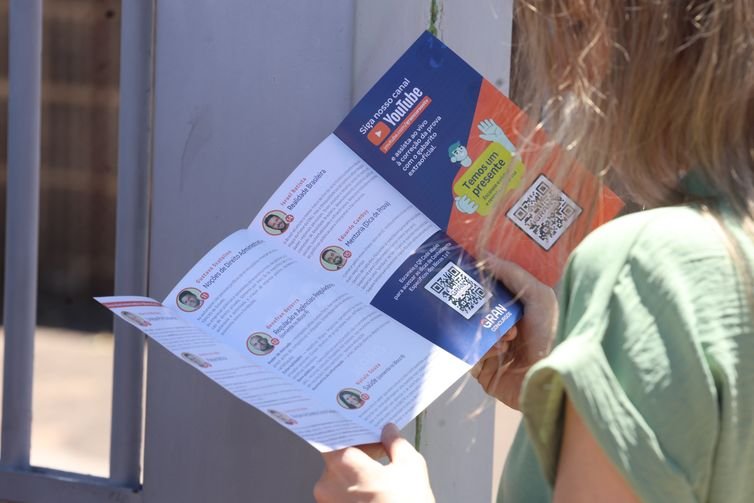 Valter Campanato/Agência Brasil Brasília - 05/10/2025 -A ministra da Gestão e da Inovação em Serviços Públicos, Esther Dweck, durante visita ao campus da Asa Norte do Centro Universitário de Brasília (CEUB), onde 7.068 pessoas estão inscritas para realizar a prova do Concurso Público Nacional Unificado (CPNU).
Foto: Valter Campanato/Agência Brasil