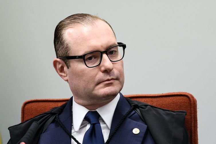 Marcelo Camargo/Agência Brasil Brasília (DF), 11/09/2025 - O ministro Cristiano Zanin durante sessão na Primeira Turma do Supremo Tribunal Federal (STF), que realiza o quinto dia de julgamento dos réus do Núcleo 1 da trama golpista, formado pelo ex-presidente Jair Bolsonaro e mais sete aliados. Foto: Marcelo Camargo/Agência Brasil