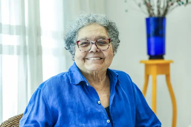 Tomaz Silva/Agência Brasil Rio de Janeiro (RJ), 19/11/2025 A cineasta Adélia Sampaio, homenageada na 7ª Mostra Competitiva de Cinema Negro, durante entrevista à Agência Brasil, no Leblon, zona sul do Rio de Janeiro Foto: Tomaz Silva/Agência Brasil