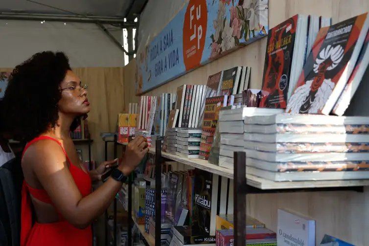 Rio de Janeiro (RJ) 11/11/2024 - Público participa da Festa Literária das Periferias (Flup), no Circo Voador. Foto: Fernando Frazão/Agência Brasil