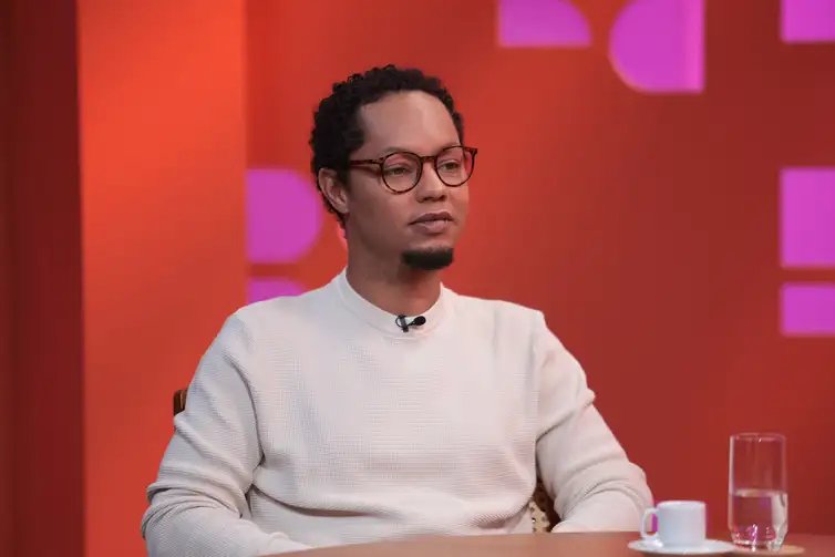 São Paulo SP 27/11/2025 Ator Clayton Nascimento , convidado do programa DR com Demori na Empresa Brasil de Comunicação (EBC).

Foto: Paulo Pinto/Agência Brasil