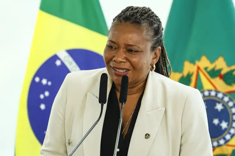 Brasília (DF), 23/12/2025 - A ministra da Cultura, Margareth Menezes, durante cerimônia de assinatura do decreto que dispõe sobre o reconhecimento, a valorização e a promoção da cultura gospel como manifestação cultural nacional. Foto: Marcelo Camargo/Agência Brasil