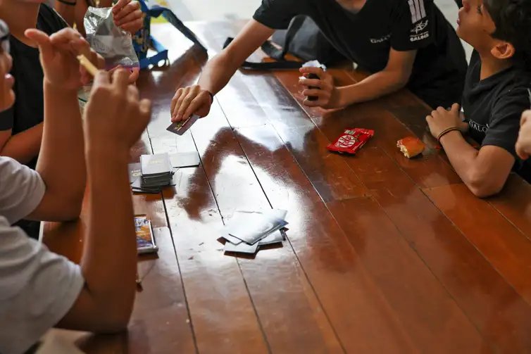 Brasília (DF) 14/02/2025 - Proibição do uso de celulares nas escolas. Alunos brincam no recreio sem o uso de celulares. Foto: Fabio Rodrigues-Pozzebom/Agência Brasil