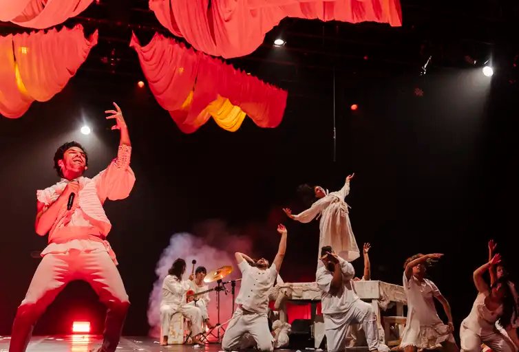 Flora Negri/Divulgação Rio de Janeiro (RJ), 07/01/2026 - Peça teatral Os irmãos Karamazov. Foto: Flora Negri/Divulgação