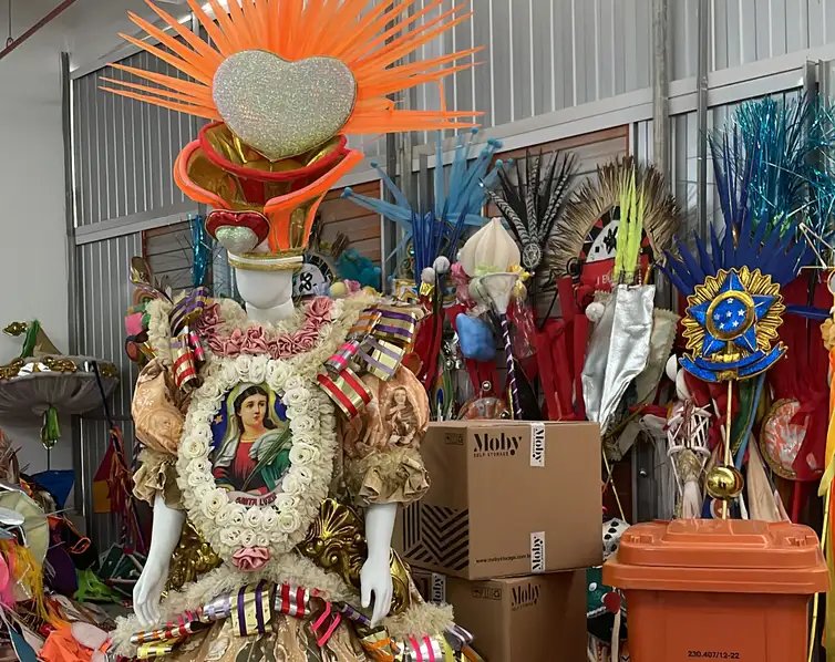 03/02/2026 - Projeto Sustenta Carnaval que faz reciclagem das fantasias dos desfiles da Marquês de Sapucaí. Foto: Projeto Sustenta Carnaval/Divulgação