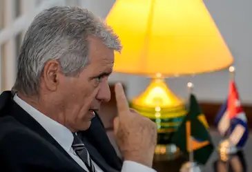 Rafa Neddermeyer/Agência Brasil 12.02.2026 - Brasília - Entrevista exclusiva com o Embaixador de Cuba no Brasil, Adolfo Curbelo Castellanos, na Embaixada de Cuba em Brasília. Foto: Rafa Neddermeyer/Agência Brasil