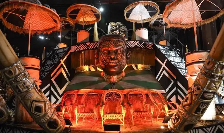 12/02/2026 -  Série Ouro celebra Leci Brandão, Xande de Pilares e Conceição Evaristo. Império Serrano revela carro alegórico que consagra o saber negro como Academia Ancestral. Foto: Império Serrano/Divulgação