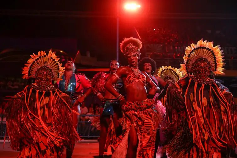 Rio de Janeiro (RJ), 04/03/2025 – Paraíso do Tuiuti desfila no terceiro dia de carnaval do grupo Especial na Marquês de Sapucaí, na região central do Rio de Janeiro. Foto: Tomaz Silva/Agência Brasil