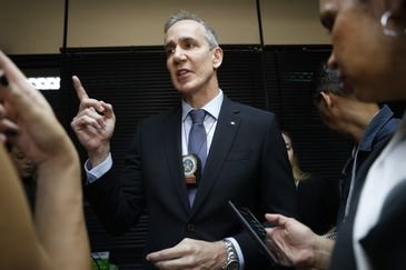 Fernando Frazão/Agência Brasil Rio de Janeiro (RJ), 03/03/2026 – O delegado Angelo Lages, da 12ª DP, fala sobre as investigações do caso de estupro coletivo de uma adolescente ocorrido em Copacabana. Foto: Fernando Frazão/Agência Brasil