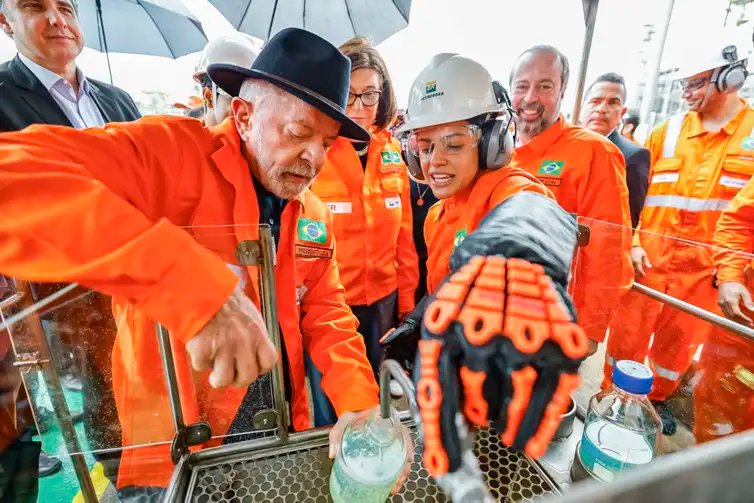 Ricardo Stuckert/PR Betim (MG), 20/03/2026 - Presidente da República, Luiz Inácio Lula da Silva, durante visita às instalações da Regap, no Distrito Industrial Paulo Camilo Sul. Foto: Ricardo Stuckert/PR
