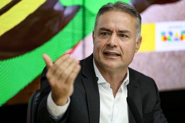 Brasília (DF), 09/01/2026 - O ministro dos Transportes, Renan Filho, durante cerimônia que oficializa medida administrativa que autoriza a renovação  automática da Carteira Nacional de Habilitação (CNH) para bons motoristas. Foto: Marcelo Camargo/Agência Brasil