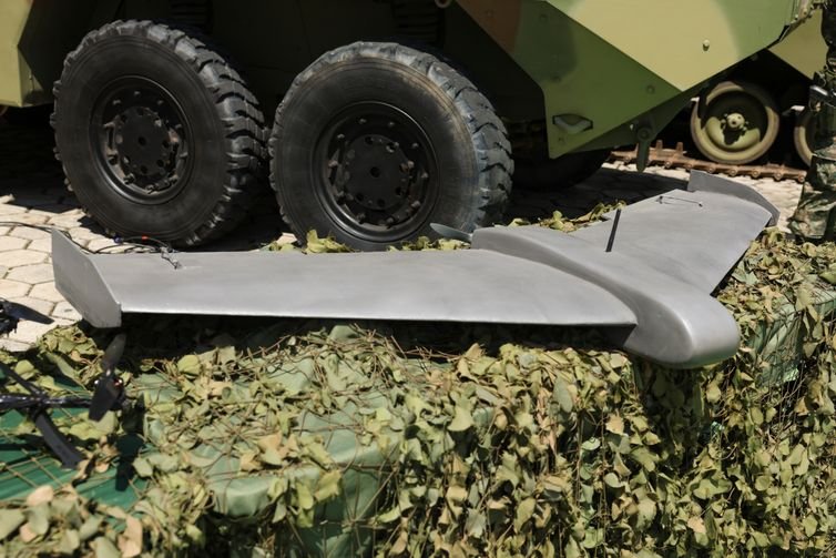 Tomaz Silva/Agência Brasil Rio de Janeiro (RJ), 04/03/2026 – Drones de ataque são apresentados em evento sobre as inovações tecnológicas do Corpo de Fuzileiros Navais, na Ilha das Cobras, na região central do Rio de Janeiro. Foto: Tomaz Silva/Agência Brasil