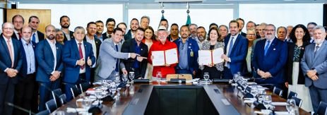 30.04.2026 – Presidente da República, Luiz Inácio Lula da Silva, durante anúncio de crédito para aquisição de caminhões e ônibus, no Palácio do Planalto. Brasília - DF.

Foto: Ricardo Stuckert / PR