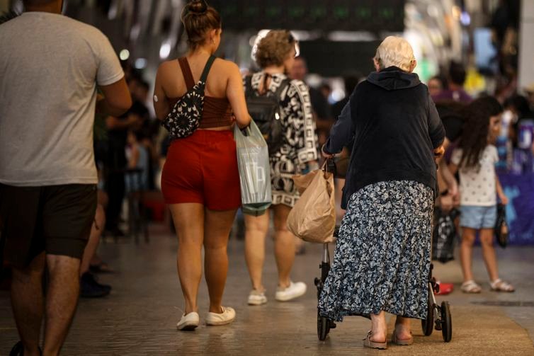 Brasília (DF), 19/04/2026 - Economia prateada, a economia liderada por pessoas com 60+. Foto: Marcelo Camargo/Agência Brasil