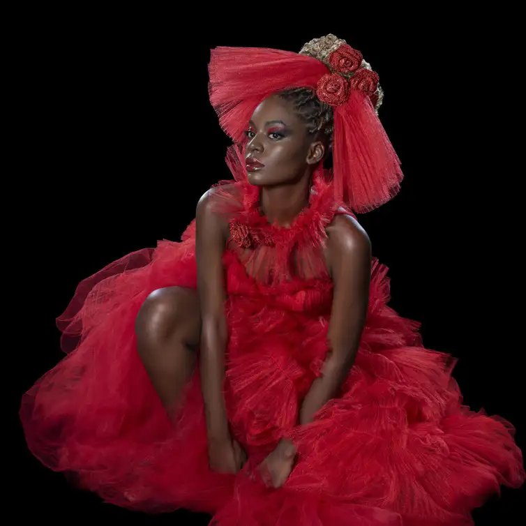 Rio de Janeiro (RJ), 16/04/2026 - FOTO DE ARQUIVO - Looks de Henrique Filho que estão na exposição A Alta Costura do Carnaval, na Rio Fashion Week. Foto: Priscila Prade/Divulgação