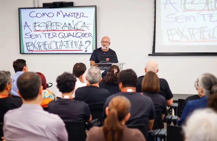 19/05/2026 - Silvio Meira: “a gente precisa desaprender”
Um dos fundadores de polo tecnológico no Recife fala sobre impactos da IA. Foto: CIn-UFPE/Divulgação