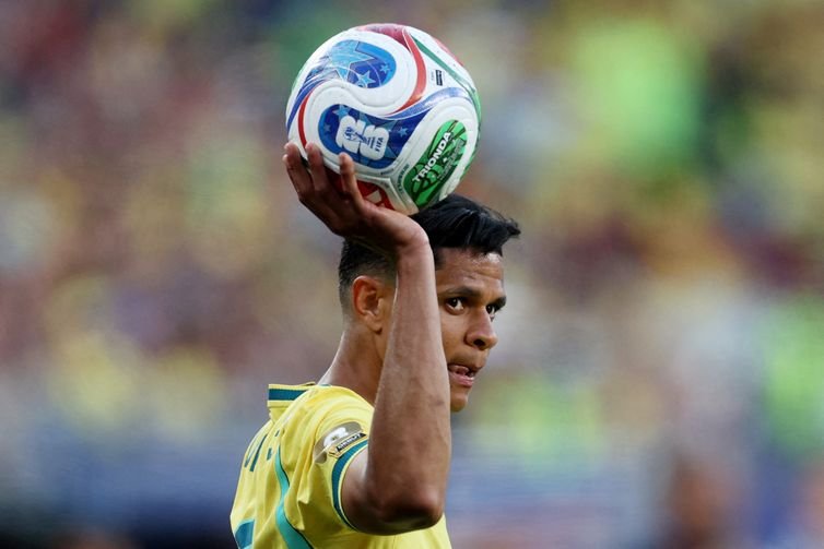 Soccer Football - FIFA World Cup 2026 - Group C - Brazil v Morocco - New York/New Jersey Stadium, East Rutherford, New Jersey, U.S. - June 13, 2026 Brazil's Douglas Santos prepares to take a free kick REUTERS/John Sibley