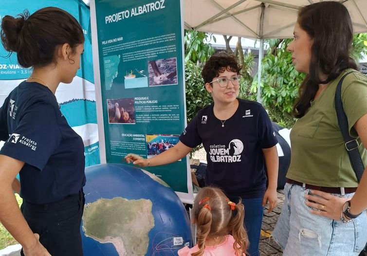 Projeto Albatroz/Divulgação Rio de Janeiro (RJ), 08/12/2025 – Consciência ambiental aumenta em regiões com projetos atuantes de longa duração.
Foto: Projeto Albatroz/Divulgação