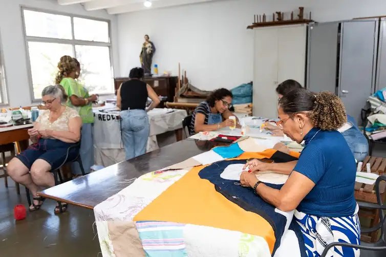 Rio de Janeiro - 04/06/2026 - Mulheres que participaram da confecção de tapetes de Corpus Christi com a técnica de patchwork. Foto: Juliana Abrantes / Santuário Cristo Redentor
 