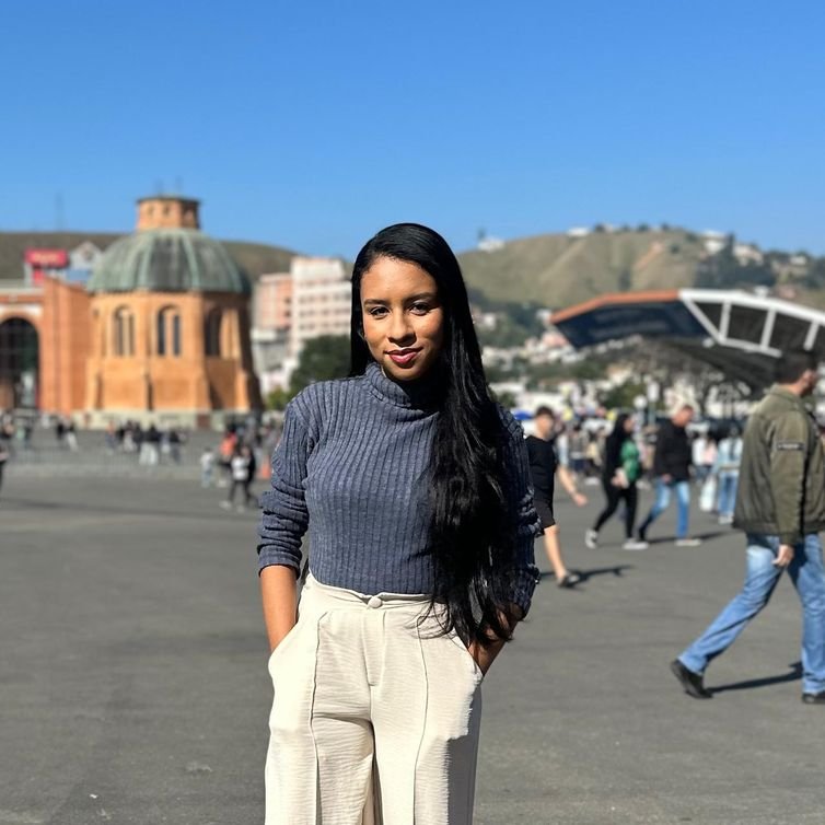 Franciele Silva vive na comunidade de Rio dos Macacos. Foto: acervo de família