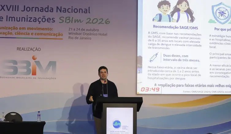 SBIm/ Divulgação Diretor do Programa Nacional de Imunizações do Ministério da Saúde, Eder Gatti, fala durante a 28ª Jornada Nacional da Sociedade Brasileira de Imunizações. Foto: SBIm/ Divulgação