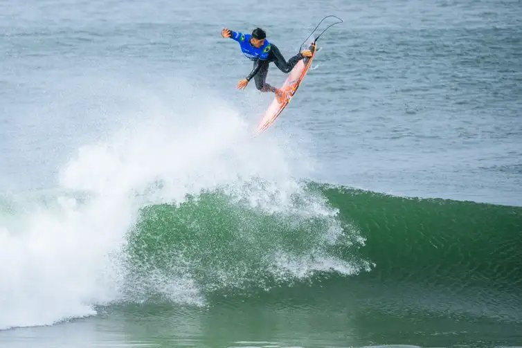 SUPERTUBOS, PENICHE, PORTUGAL - OCTOBER 16: Three-time WSL Champion Gabriel Medina of Brazil surfs in Heat 2 of Round Two at the MEO Rip Curl Pro Portugal on October 16, 2026 at Supertubos, Peniche, Portugal. (Photo by Manel Geada/World Surf League)