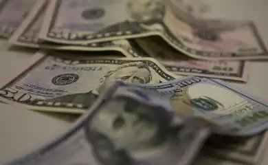 Dolar-Moeda estrangeira