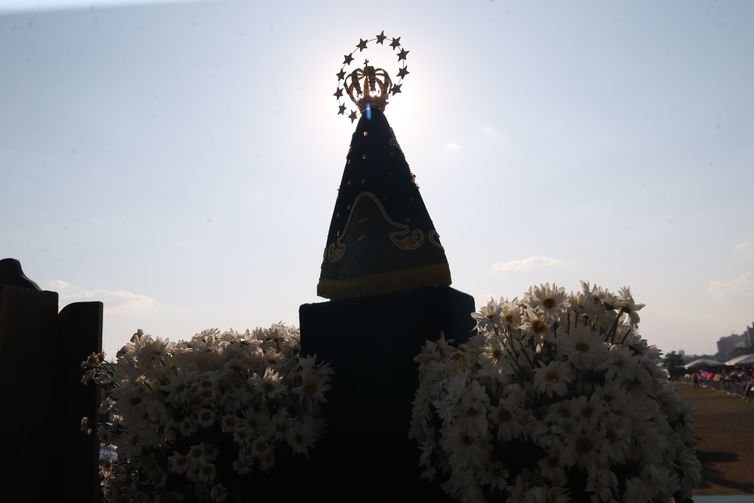 Valter Campanato/Agência Brasil Missa em ação de graças a nossa Senhora Aparecida na esplanada dos ministérios.